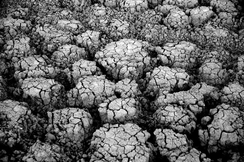 Comment ragréer un sol avant carrelage : la méthode qui évite les fissures