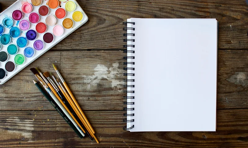 Choisir ses outils : pinceaux, rouleaux et accessoires
